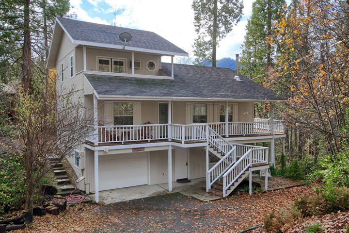 Willow Cove Bass Lake Home for Sale presented by Bass Lake Realty Image 001